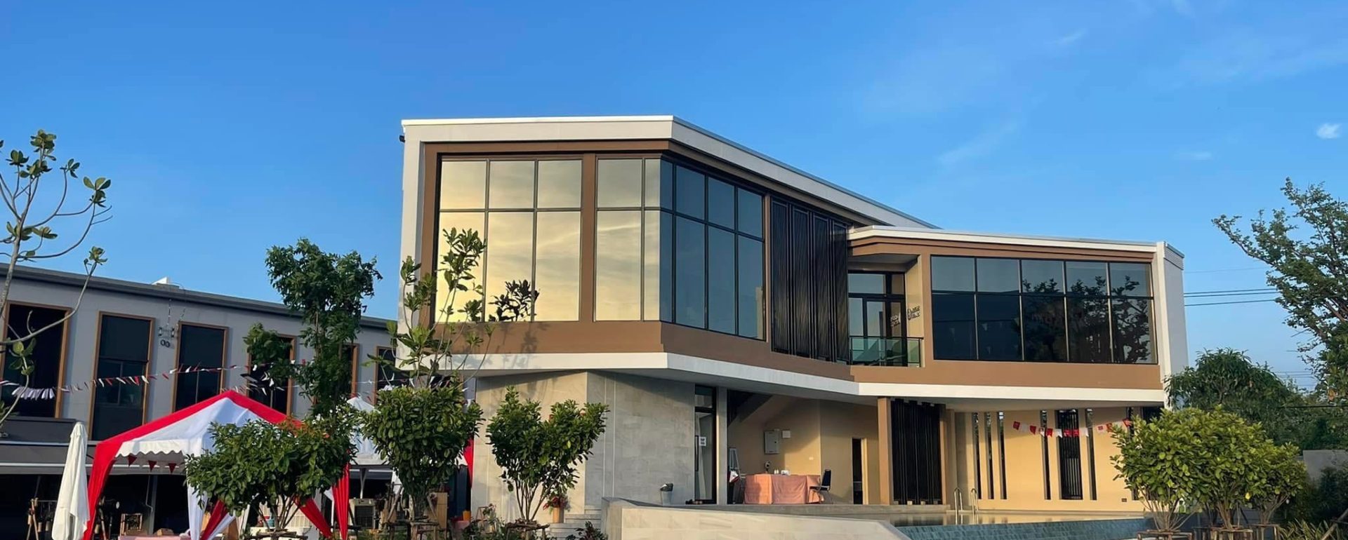 1CEAEABE-6F61-4CA3-9B1C-529A9E991DED